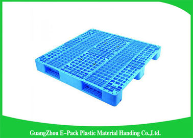 I pallet di plastica arieggiati di scivoli scelgono e euro piattaforma arieggiata i pallet di plastica blu affrontati
