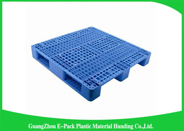 I pallet di plastica arieggiati di scivoli scelgono e euro piattaforma arieggiata i pallet di plastica blu affrontati
