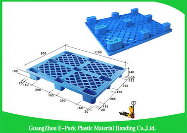 Pallet di plastica neri accatastabili di scivoli, materiale riciclato 100% di plastica leggero dei pallet