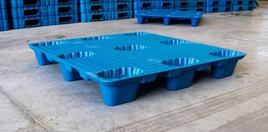I pallet di plastica dello stampaggio mediante soffiatura del LDPE di personalizzazione 1100*1100 millimetro scelgono affrontato
