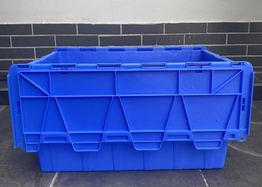 La logistica di Recycable impila i contenitori allegati di plastica del coperchio